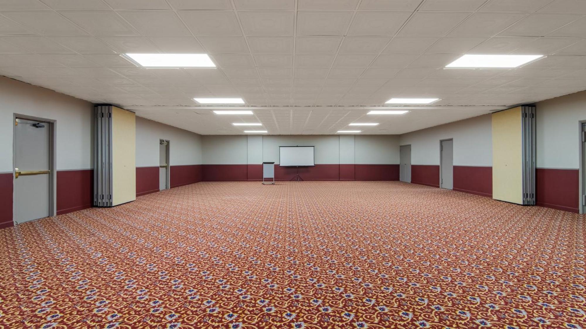 Hometowne Studios By Red Roof And Conference Center Chicago - N Aurora Naperville North Aurora Esterno foto