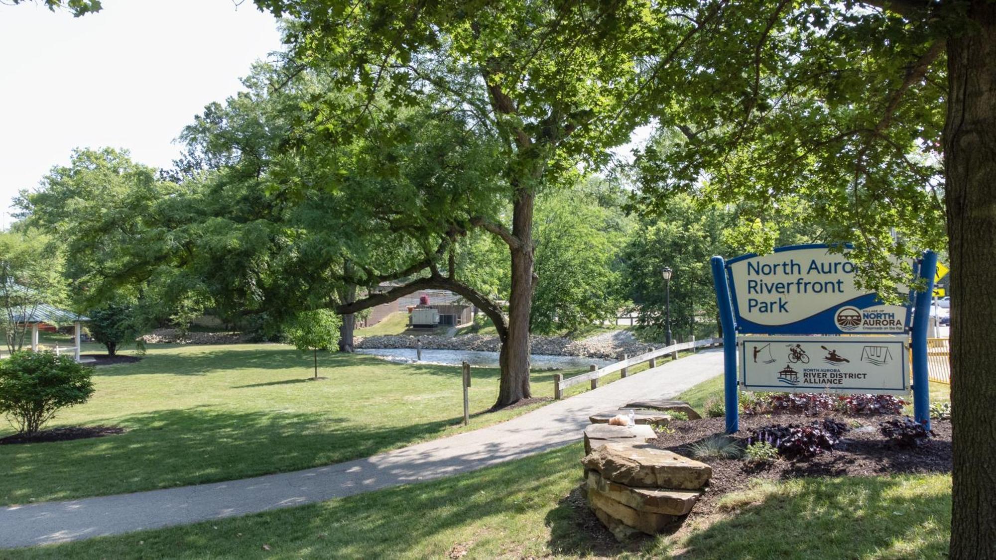 Hometowne Studios By Red Roof And Conference Center Chicago - N Aurora Naperville North Aurora Esterno foto